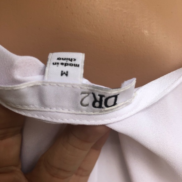 Lovely White V-Neck Blouse **New** - Picture 5 of 10